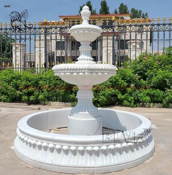 Batu Alam dan Air Mancur Bergaya Modern